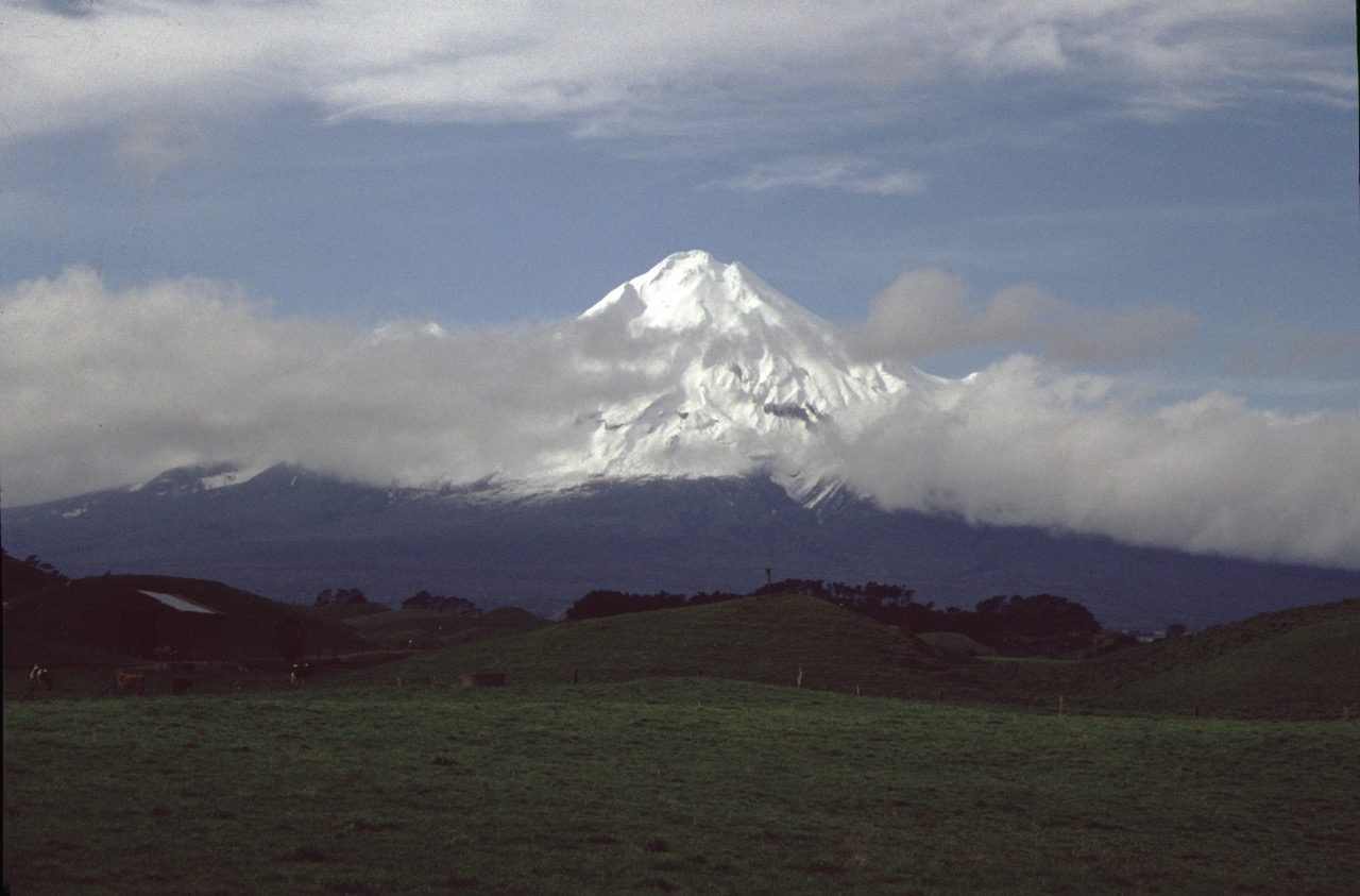 Read more about the article New Zealand: Mt Taranaki 1995
