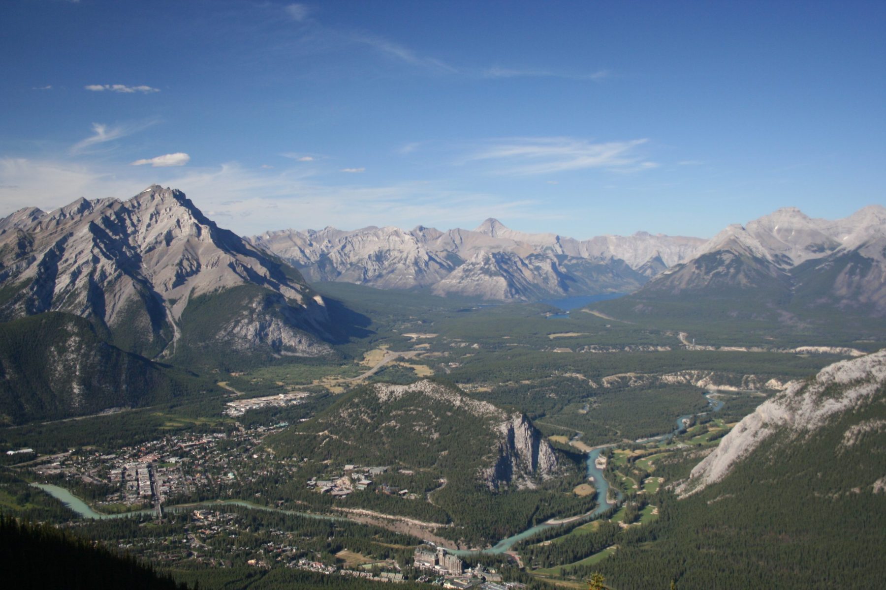 Read more about the article Canada: Calgary to Lake Minnewanka to Banff
