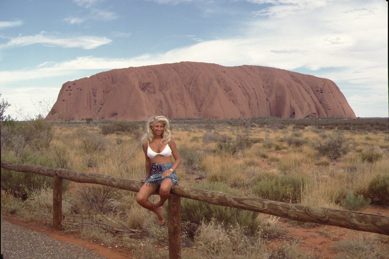 Read more about the article Ayers Rock, Olgas and Kings Canyon (1995)